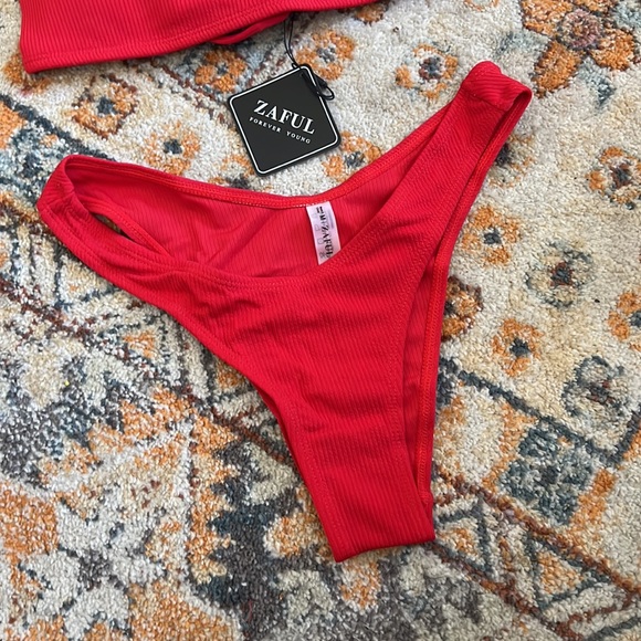 NWT New Red Zaful Ribbed Strapless Bikini - Picture 2 of 6
